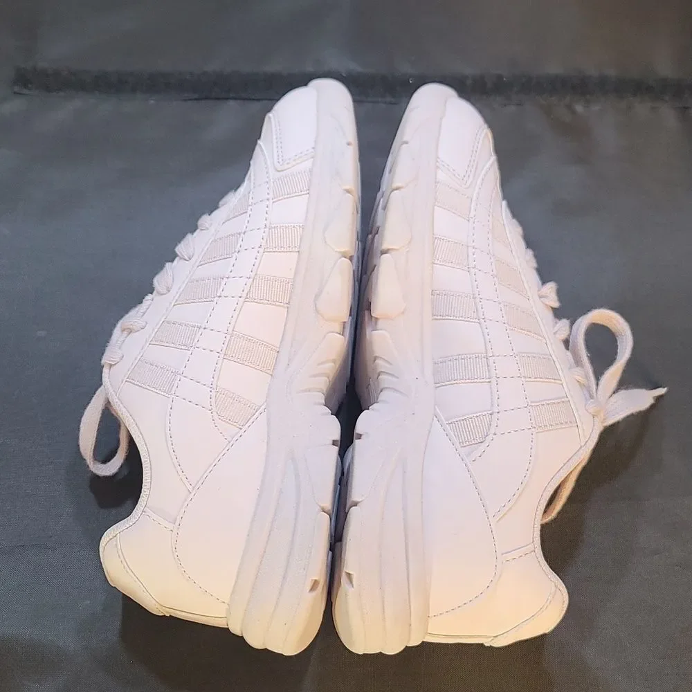 BRAND NEW K-SWISS LACE UP CLOSURE YOUTH11 SNEAKER